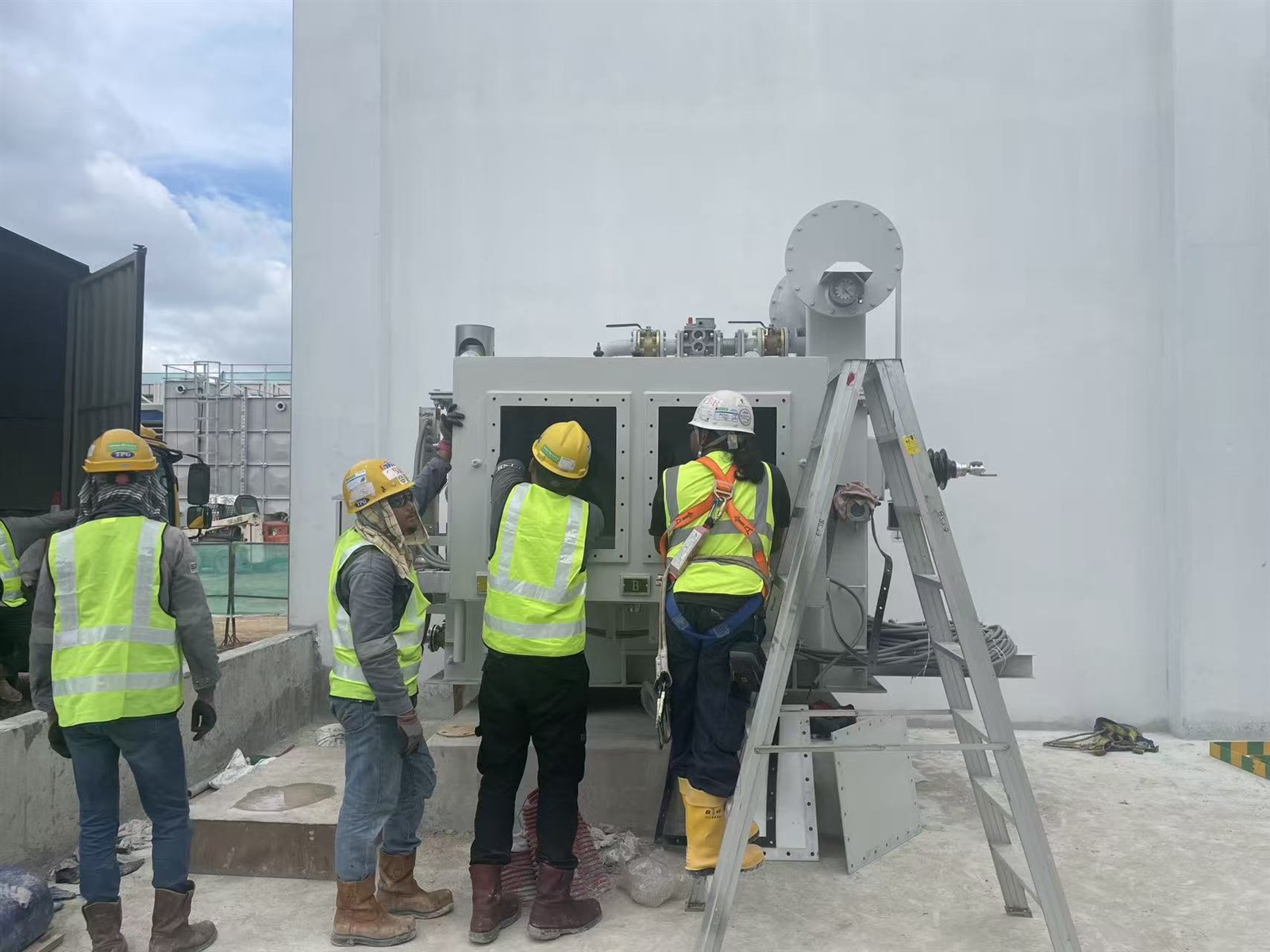 20251013084425345177 20251013084425345177