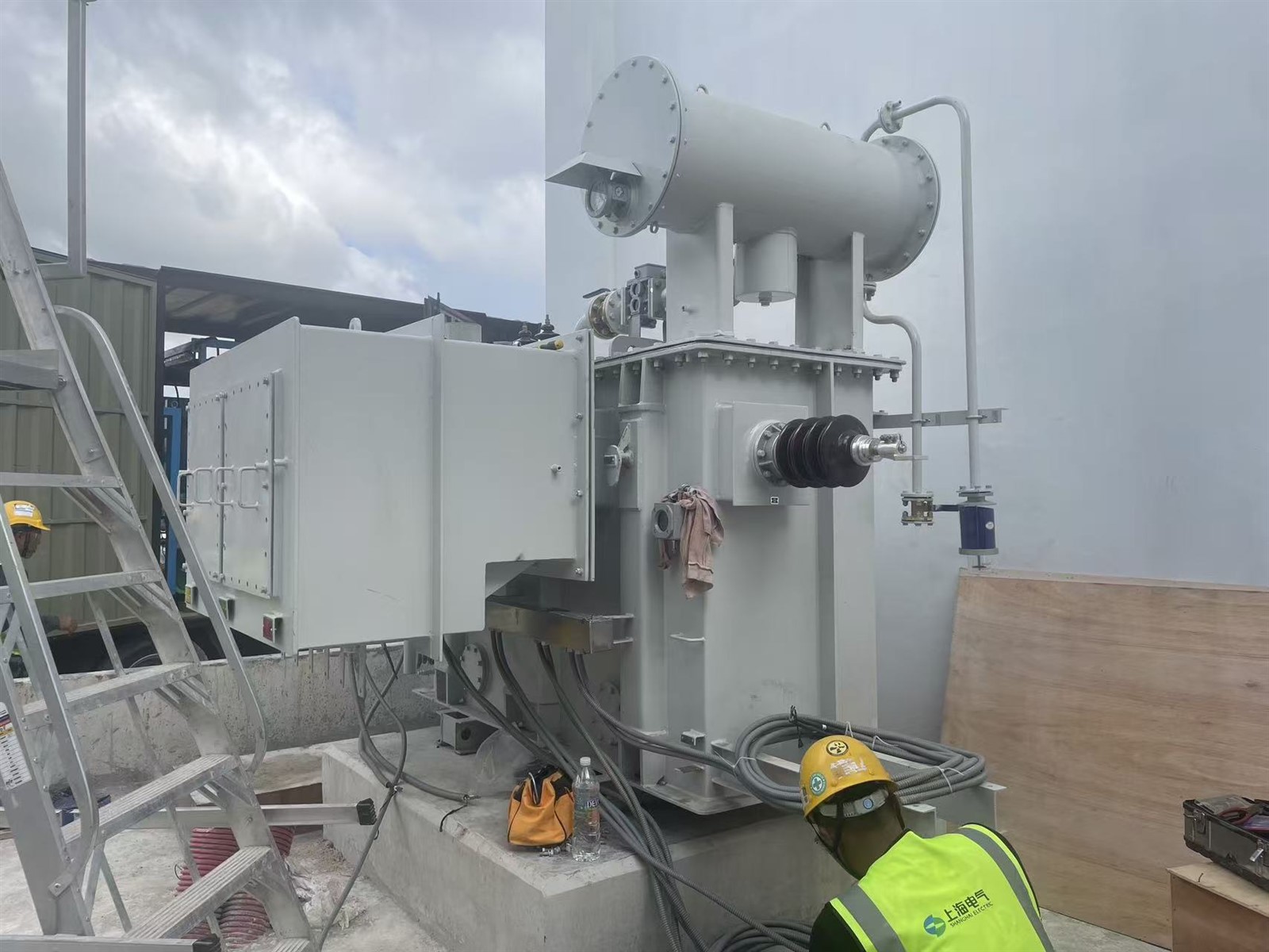 20251013092008349177 20251013092008349177